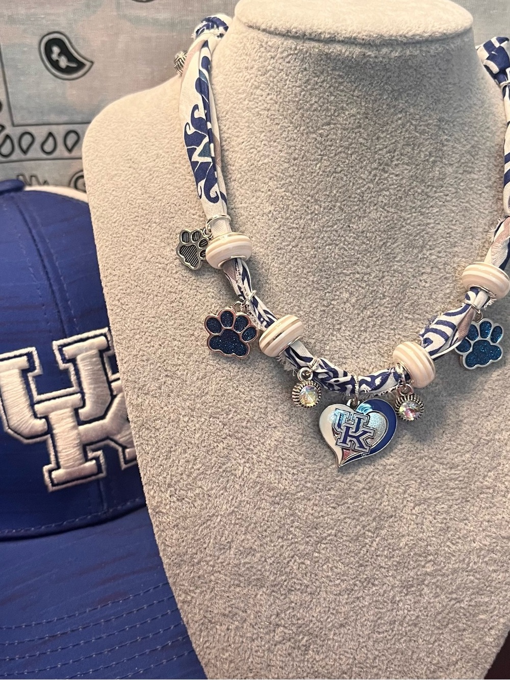 University of Kentucky Wildcat’s Bandana Charm Necklace, KENTUCKY, 31”
